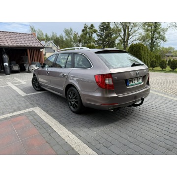 Skoda Superb  Kombi 2012,  2.0 diesel, automat - Na sprzedaż za 27 600 zł - Łęgowo - zdjęcie 7