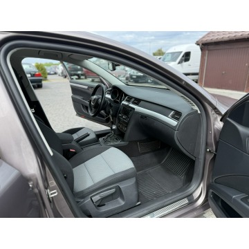Skoda Superb  Kombi 2012,  2.0 diesel, automat - Na sprzedaż za 27 600 zł - Łęgowo - zdjęcie 11