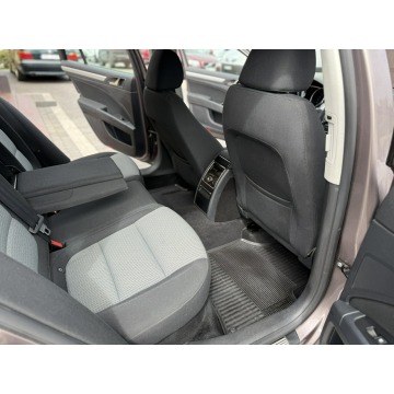 Skoda Superb  Kombi 2012,  2.0 diesel, automat - Na sprzedaż za 27 600 zł - Łęgowo - zdjęcie 12