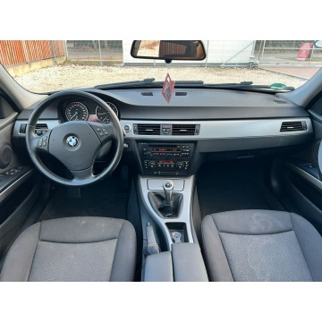 BMW Seria 3  Kombi 2006,  2.0 benzyna - Na sprzedaż za 13 790 zł - Warszawa - zdjęcie 12