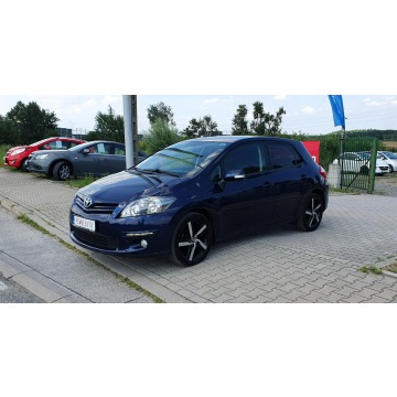 Toyota Auris  Hatchback 2011,  1.6 benzyna - Na sprzedaż za 32 500 zł - Przyszowice - zdjęcie 2