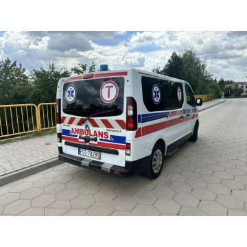 Renault Trafic 2016 Karetka Ambulans Zarejest... - Pojazdy specjalistyczne - Gostyń - zdjęcie 6