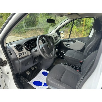 Renault Trafic 2016 Karetka Ambulans Zarejest... - Pojazdy specjalistyczne - Gostyń - zdjęcie 7