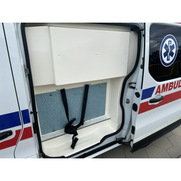 Renault Trafic 2016 Karetka Ambulans Zarejest... - Pojazdy specjalistyczne - Gostyń - zdjęcie 12