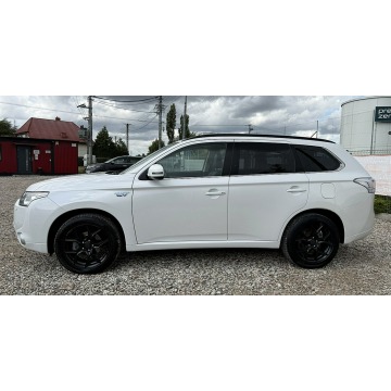 Mitsubishi Outlander  SUV 2014,  2.0 hybryda, automat - Na sprzedaż za 38 900 zł - Kutno - zdjęcie 8
