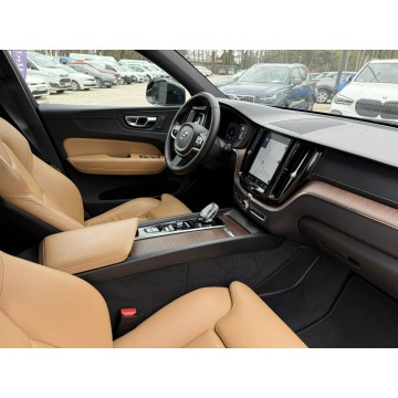 Volvo   Kombi 2019,  2.0 diesel, automat - Na sprzedaż za 119 900 zł - Pęcice - zdjęcie 3