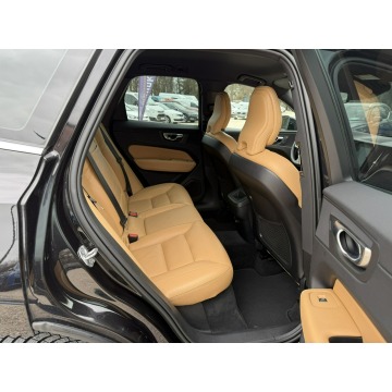 Volvo   Kombi 2019,  2.0 diesel, automat - Na sprzedaż za 119 900 zł - Pęcice - zdjęcie 10