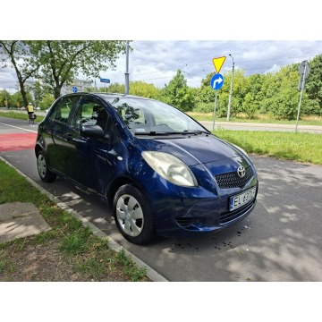 Toyota Yaris  Hatchback 2007,  1.0 benzyna - Na sprzedaż za 10 900 zł - Łódź - zdjęcie 2