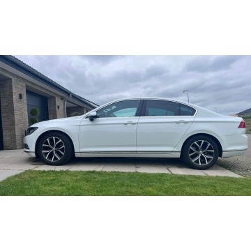 Volkswagen Passat  Sedan/Limuzyna 2018,  1.4 benzyna, automat - Na sprzedaż za 63 000 zł - Sadlno - zdjęcie 4