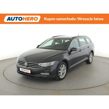 Volkswagen Passat Variant - 4Motion automat 200KM navi ACC LED climatronic PDC