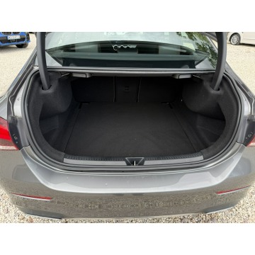 Mercedes - Benz A-klasa  Sedan/Limuzyna 2021,  1.3 benzyna, automat - Na sprzedaż za 107 500 zł - Pęcice - zdjęcie 10