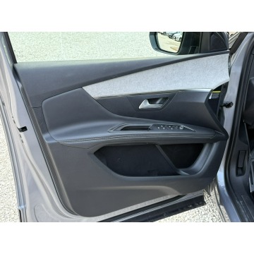 Peugeot 3008  SUV 2023,  1.2 benzyna, automat - Na sprzedaż za 96 800 zł - Pęcice - zdjęcie 12