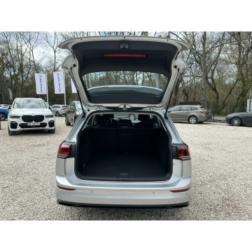 Volkswagen Golf  Kombi 2021,  1.5 benzyna - Na sprzedaż za 62 800 zł - Pęcice - zdjęcie 9