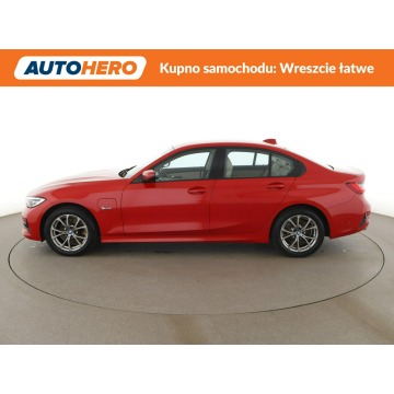 BMW Seria 3  Sedan/Limuzyna 2021,  2.0 hybryda, automat - Na sprzedaż za 91 100 zł - Warszawa - zdjęcie 2