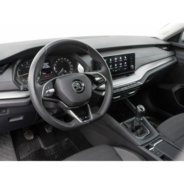 Skoda Octavia  Sedan/Limuzyna 2023,  1.5 benzyna - Na sprzedaż za 77 850 zł - Gdańsk - zdjęcie 6