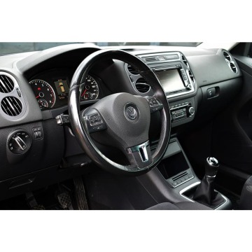 Volkswagen Tiguan  Terenowy 2011,  1.4 benzyna - Na sprzedaż za 36 900 zł - Warszawa - zdjęcie 4