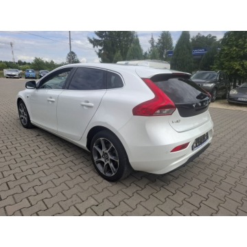 Volvo V40  Hatchback 2016,  1.6, automat - Na sprzedaż za 34 800 zł - Malutkie - zdjęcie 6