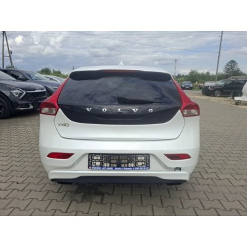 Volvo V40  Hatchback 2016,  1.6, automat - Na sprzedaż za 34 800 zł - Malutkie - zdjęcie 5