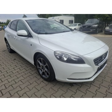 Volvo V40  Hatchback 2016,  1.6, automat - Na sprzedaż za 34 800 zł - Malutkie - zdjęcie 3