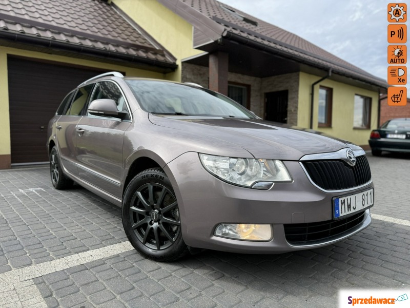 Skoda Superb  Kombi 2012,  2.0 diesel, automat - Na sprzedaż za 27 600 zł - Łęgowo