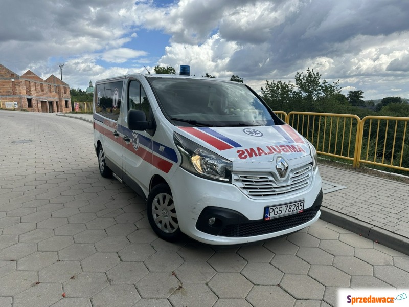 Renault Trafic 2016 Karetka Ambulans Zarejest... - Pojazdy specjalistyczne - Gostyń