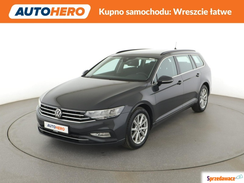 Volkswagen Passat  Kombi 2021,  2.0 diesel, automat - Na sprzedaż za 81 300 zł - Warszawa