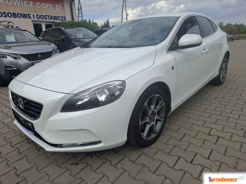 Volvo V40  Hatchback 2016,  1.6, automat - Na sprzedaż za 34 800 zł - Malutkie