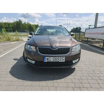 Skoda Octavia  Kombi 2015,  1.2 benzyna - Na sprzedaż za 25 800 zł - Lipówki - zdjęcie 4
