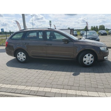 Skoda Octavia  Kombi 2015,  1.2 benzyna - Na sprzedaż za 25 800 zł - Lipówki - zdjęcie 8