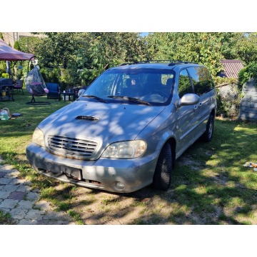 Kia Carnival minivan