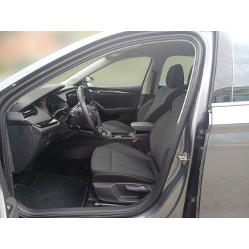 Skoda Octavia  Sedan/Limuzyna 2023,  1.5 benzyna, automat - Na sprzedaż za 82 900 zł - Toruń - zdjęcie 9