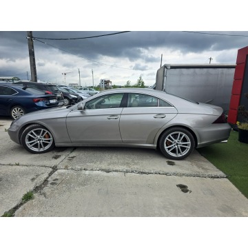Mercedes - Benz CLS-klasa  Sedan/Limuzyna 2005,  3.5 benzyna, automat - Na sprzedaż za 19 900 zł - Kraków - zdjęcie 8