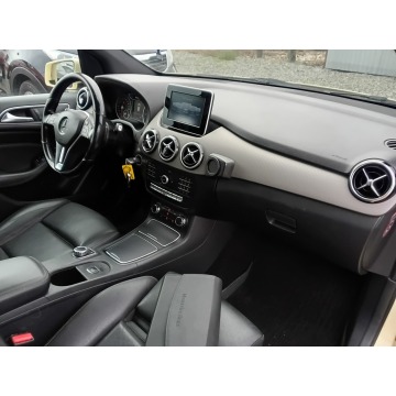 Mercedes - Benz B-klasa  Hatchback 2017,  1.5 diesel, automat - Na sprzedaż za 27 800 zł - Pogwizdów - zdjęcie 7