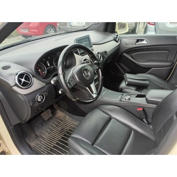 Mercedes - Benz B-klasa  Hatchback 2017,  1.5 diesel, automat - Na sprzedaż za 27 800 zł - Pogwizdów - zdjęcie 9