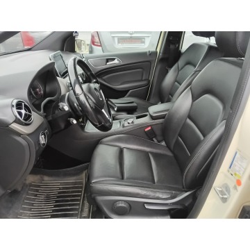 Mercedes - Benz B-klasa  Hatchback 2017,  1.5 diesel, automat - Na sprzedaż za 27 800 zł - Pogwizdów - zdjęcie 12