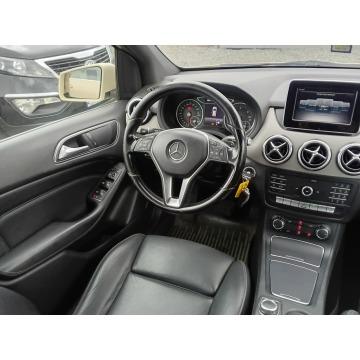 Mercedes - Benz B-klasa  Hatchback 2017,  1.5 diesel, automat - Na sprzedaż za 27 800 zł - Pogwizdów - zdjęcie 11
