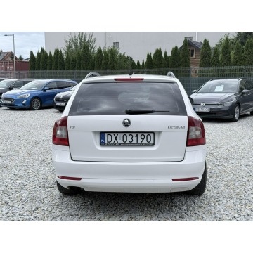 Skoda Octavia  Kombi 2012,  1.6 diesel - Na sprzedaż za 14 900 zł - Wrocław - zdjęcie 8