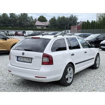 Skoda Octavia  Kombi 2012,  1.6 diesel - Na sprzedaż za 14 900 zł - Wrocław - zdjęcie 9