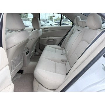 Suzuki   Sedan/Limuzyna 2011,  2.4 benzyna+LPG, automat - Na sprzedaż za 21 900 zł - Wrocław - zdjęcie 12
