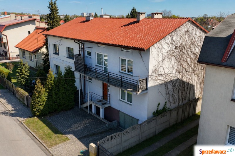 Sprzedam dom Częstochowa, Stradom -  jednopiętrowy,  pow.  180 m2,  działka:   470 m2