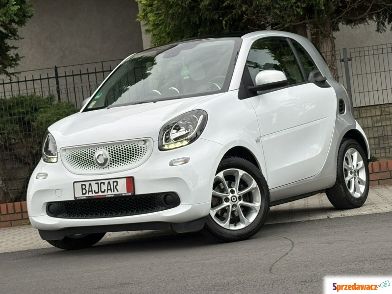 Smart Fortwo  Coupe/Sportowy 2015,  1.0 benzyna - Na sprzedaż za 19 900 zł - Knurów