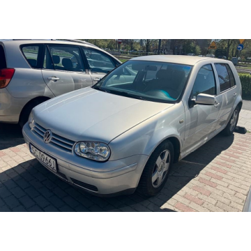 Syndyk sprzeda samochód osobowy Volkswagen Golf IV 1.8