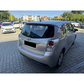 Toyota Verso  Minivan/Van 2017,  1.6 diesel - Na sprzedaż za 37 900 zł - Orzech - zdjęcie 7