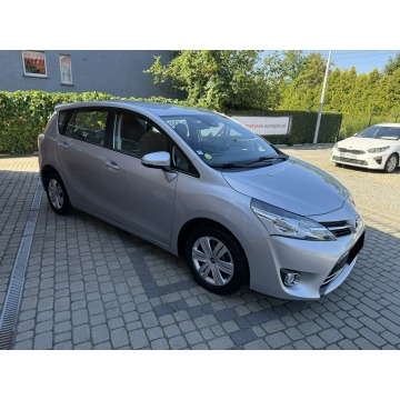 Toyota Verso  Minivan/Van 2017,  1.6 diesel - Na sprzedaż za 37 900 zł - Orzech - zdjęcie 4