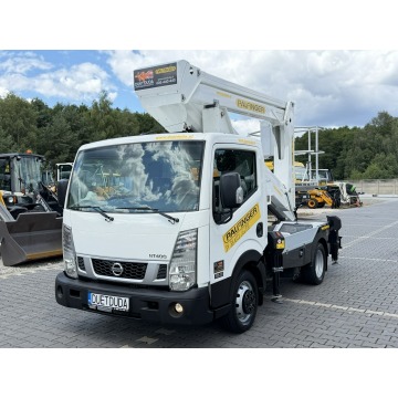 Nissan  2020,  2.5 diesel - Na sprzedaż za 353 010 zł - Widełki - zdjęcie 6