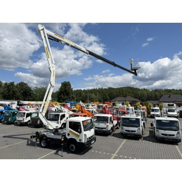 Nissan  2020,  2.5 diesel - Na sprzedaż za 353 010 zł - Widełki - zdjęcie 7