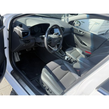Hyundai IONIQ  Liftback 2018,  1.6 hybryda, automat - Na sprzedaż za 33 900 zł - Zielona Łąka - zdjęcie 7