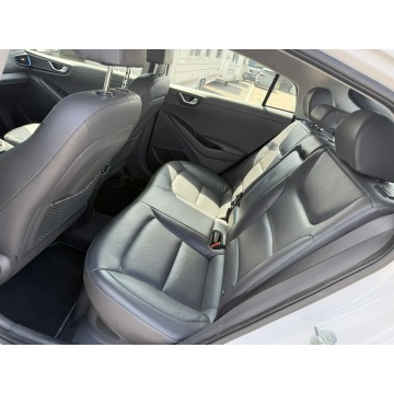 Hyundai IONIQ  Liftback 2018,  1.6 hybryda, automat - Na sprzedaż za 33 900 zł - Zielona Łąka - zdjęcie 11