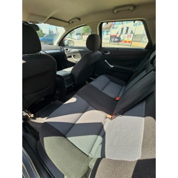 Ford Mondeo  Hatchback 2008,  2.0 benzyna+LPG - Na sprzedaż za 9 900,00 zł - Głogów - zdjęcie 8