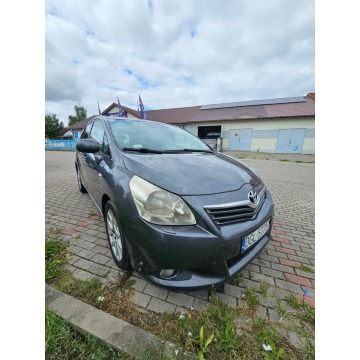 Toyota Verso - Hak - 2.2 D-CAT - 2008r